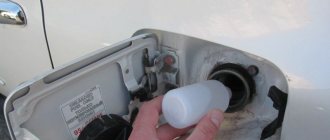 Для чего водители добавляют в бензобак керосин?