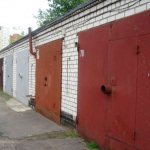 garage doors with lock