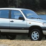 How to check the fuel pump on a Chevrolet Niva