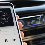 Прослушивание музыки с телефона в машине